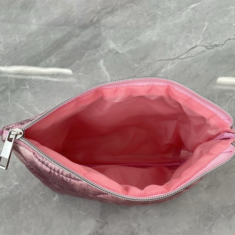 Makeup or Toiletries Bag - Picture 10 of 15